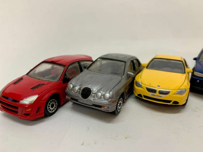 Lot of 6 Die Cast Cars
