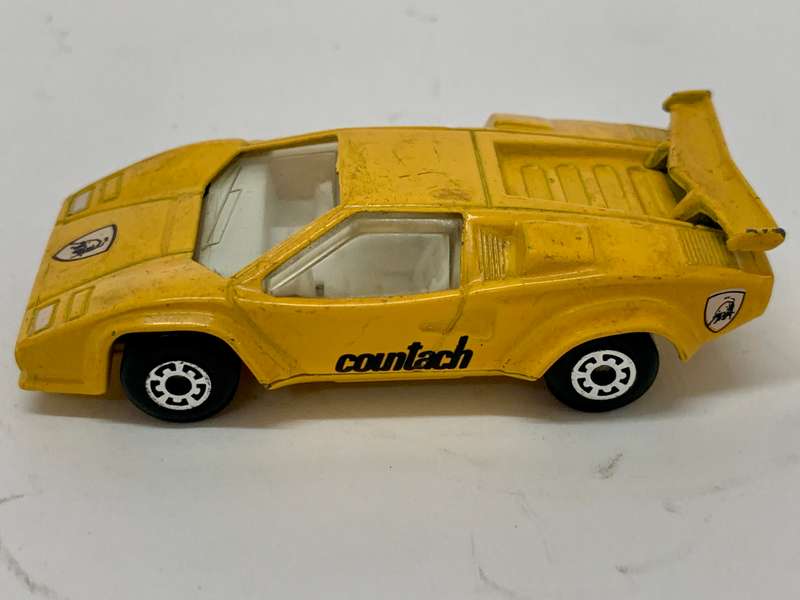 Matchbox Lamborghini Countach LP500S Die Cast 1: 56