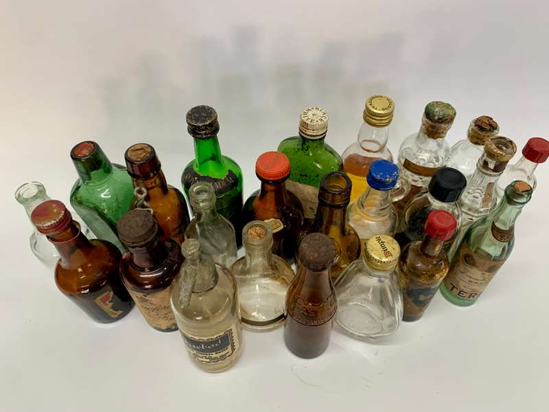 Lot Miniature Bottles