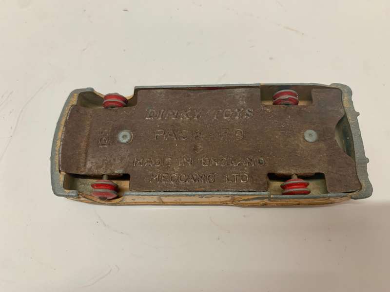 Dinky Toys Packard 132