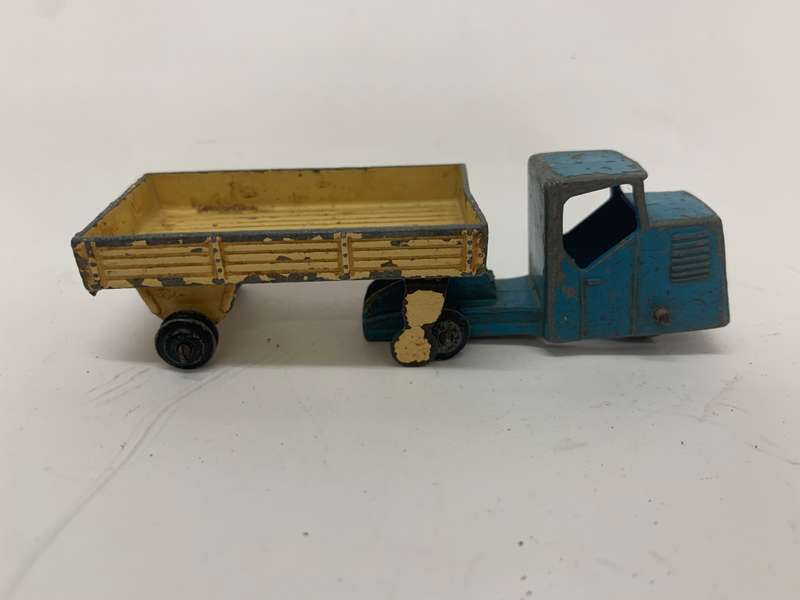 Dinky Toys - Mechanical Horse and Open Trailer