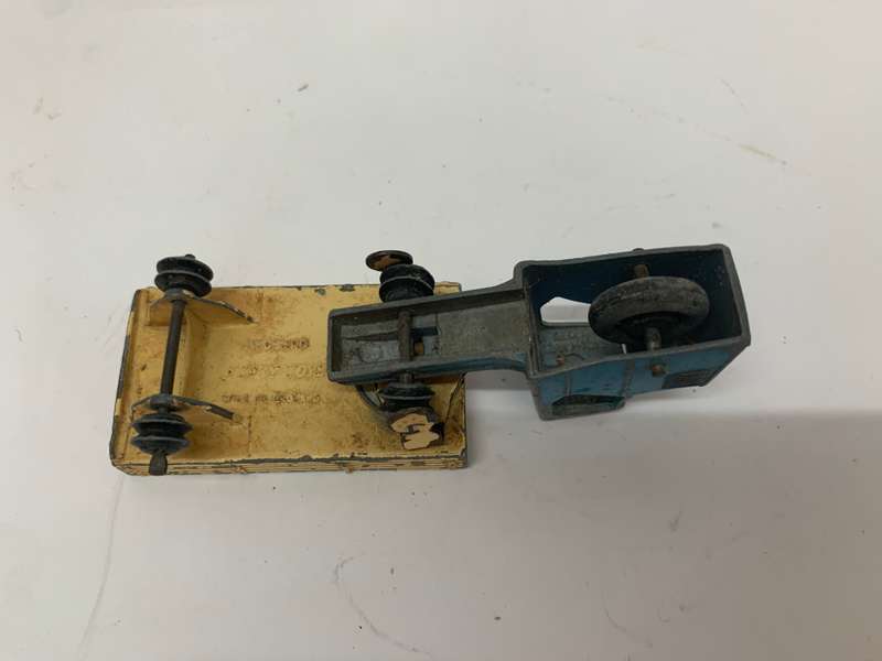 Dinky Toys - Mechanical Horse and Open Trailer
