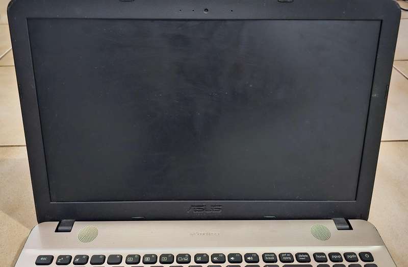 ASUS F541U Core i7 Laptop - Please read