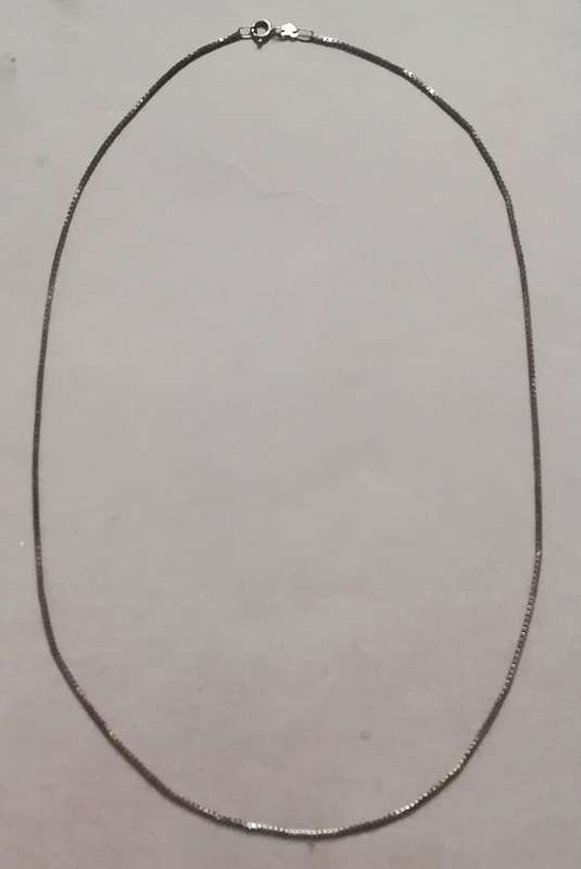 STERLING SILVER FINE CHAIN 450MM 2.6 GRAMS