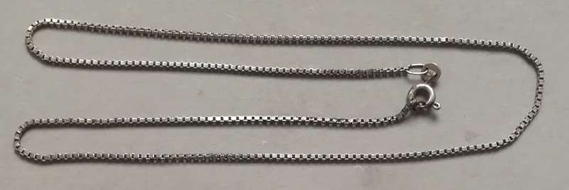 STERLING SILVER FINE CHAIN 390MM 3.5 GRAMS