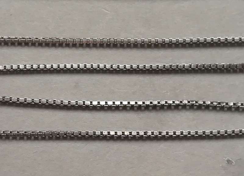 STERLING SILVER FINE CHAIN 390MM 3.5 GRAMS