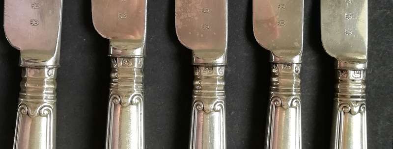 GEORGIAN SHEFFIELD 1825 SILVER HANDLES 12 PIECE KNIFE AND FORK SET 180X210MM