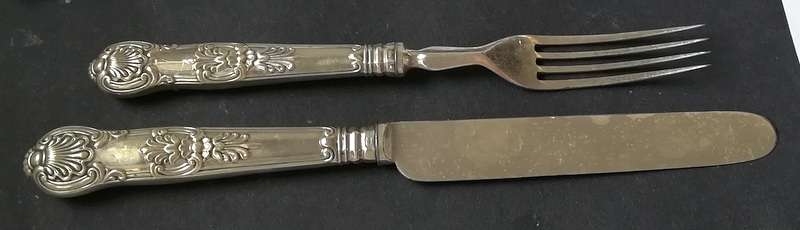 GEORGIAN SHEFFIELD 1825 SILVER HANDLES 12 PIECE KNIFE AND FORK SET 180X210MM