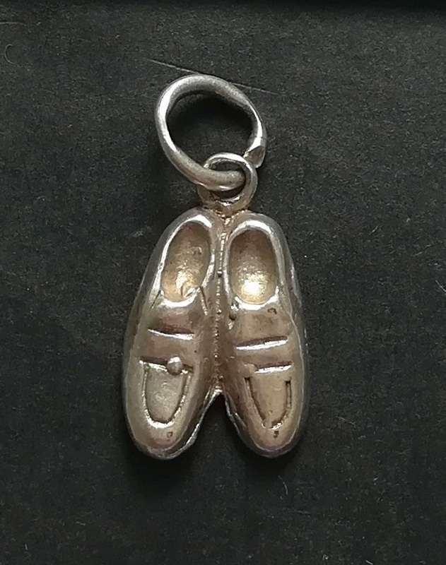 STERLING SILVER CHARM/PENDANT *PAIR SHOES* 10X15MM 2.3 GRAMS