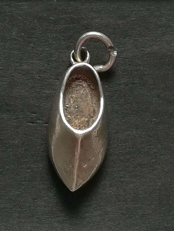 STERLING SILVER CHARM *SLIPPER* 10X20MM 4 GRAMS