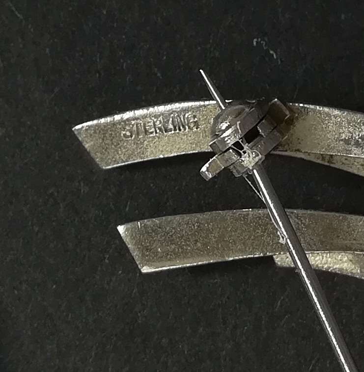 STERLING SILVER + PEARLS BROOCH 40X50MM 8.5 GRAMS