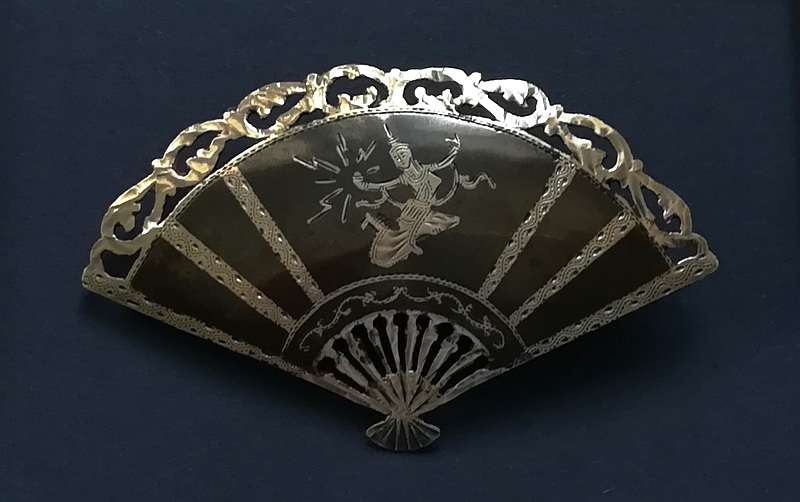 SIAM STERLING SILVER FAN SHAPE BROOCH 40X60MM 8.8 GRAMS
