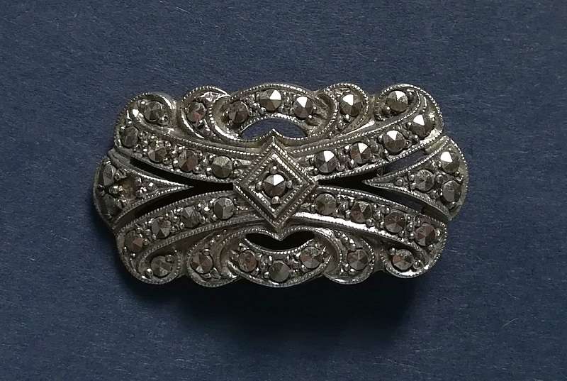 ARGENTINA STERLING SILVER + MARCASITE BROOCH  18X32MM