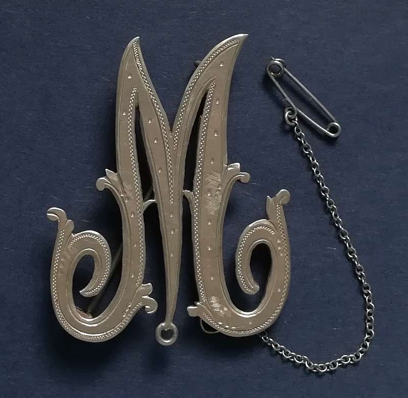 STERLING SILVER *M*  BROOCH 35X45MM 11.5 GRAMS