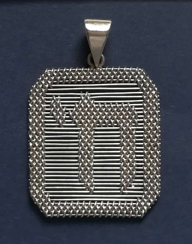 STERLING SILVER PENDANT  28X32MM 7.8 GRAMS