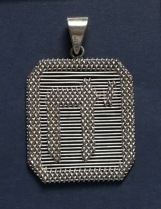 STERLING SILVER PENDANT  28X32MM 7.8 GRAMS