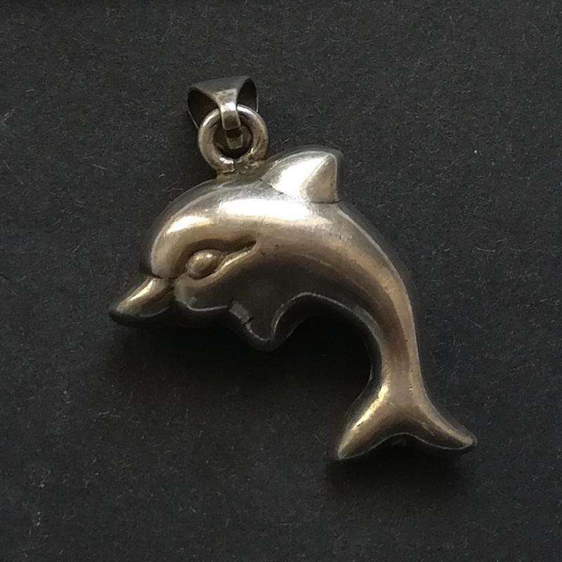 STERLING SILVER DOLPHIN PENDANT 20X30MM 4.6 GRAMS