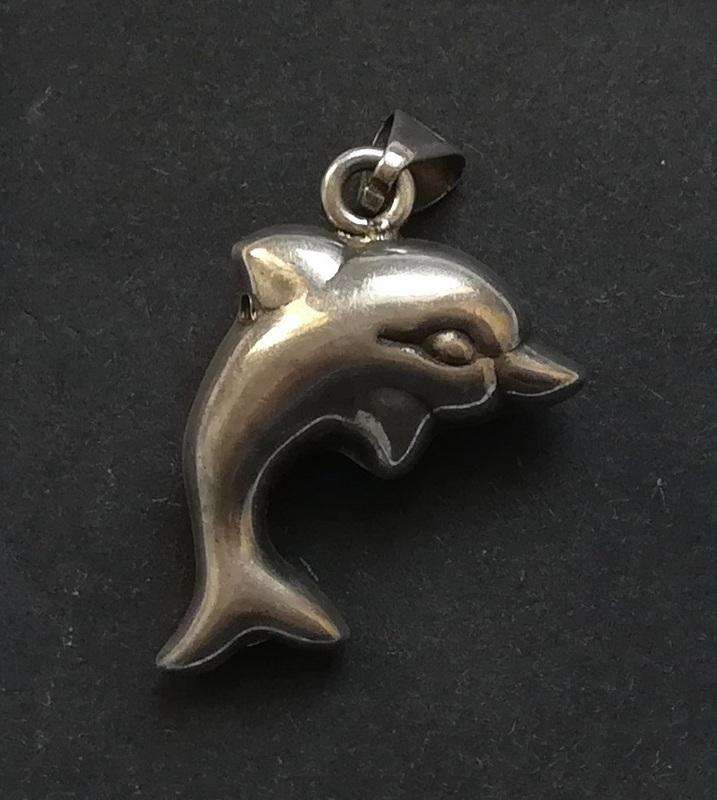 STERLING SILVER DOLPHIN PENDANT 20X30MM 4.6 GRAMS