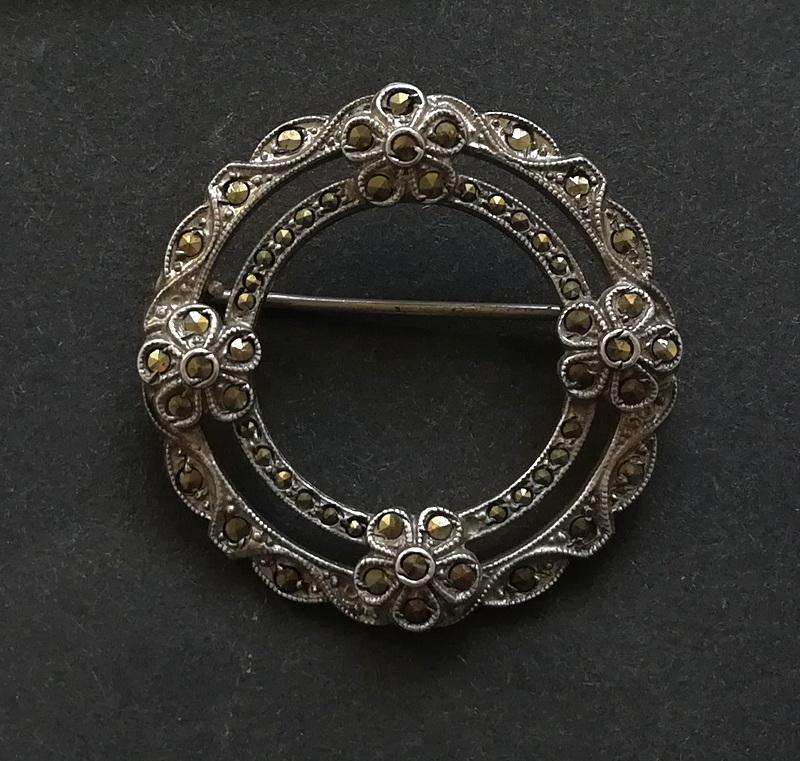 STERLING SILVER + MARCASITE BROOCH 35MM 8.7 GRAMS