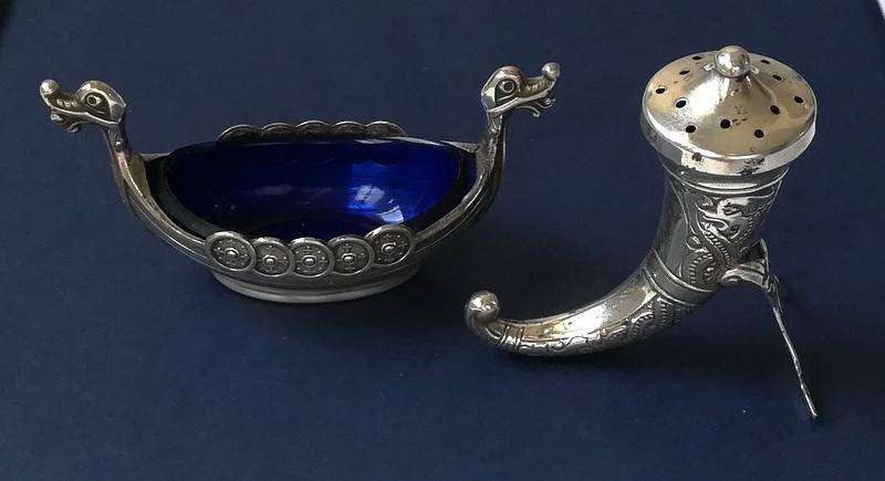 NORWAY STERLING SILVER SALT AND PEPPER-HORN SHAKER/VIKING BOAT 33.8 GRAMS *WITHOUT LINER*