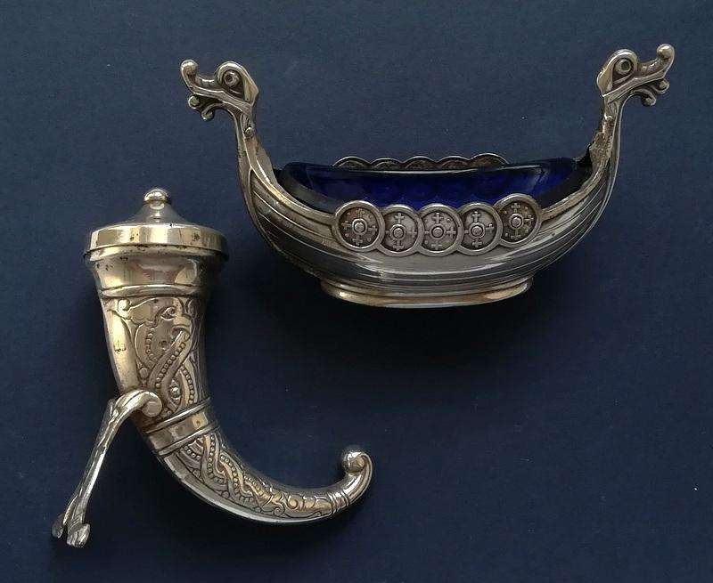 NORWAY STERLING SILVER SALT AND PEPPER-HORN SHAKER/VIKING BOAT 33.8 GRAMS *WITHOUT LINER*