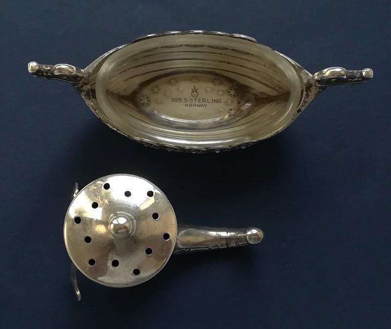 NORWAY STERLING SILVER SALT AND PEPPER-HORN SHAKER/VIKING BOAT 33.8 GRAMS *WITHOUT LINER*