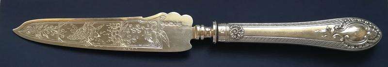 VICTORIAN SHEFFIELD 1861 STERLING SILVER *CAKE SERVERS* BOXED 176 GRAMS BOX 90X320MM