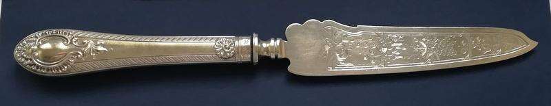 VICTORIAN SHEFFIELD 1861 STERLING SILVER *CAKE SERVERS* BOXED 176 GRAMS BOX 90X320MM
