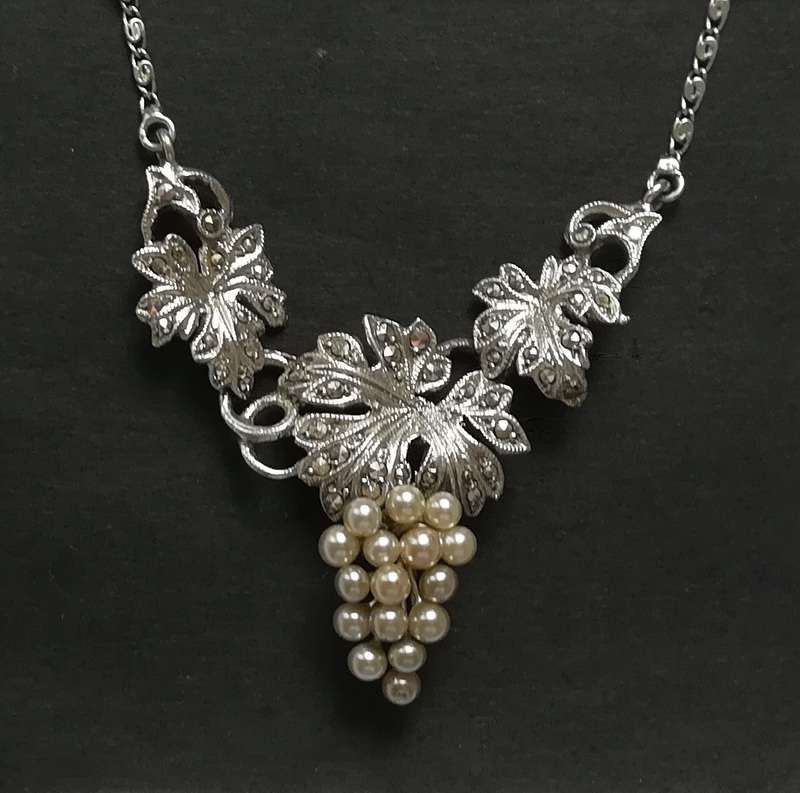 STERLING SILVER MARCASITE NECKLACE WITH SEED PEARL BUNCH OF GRAPES 410MMX4MMX5MM