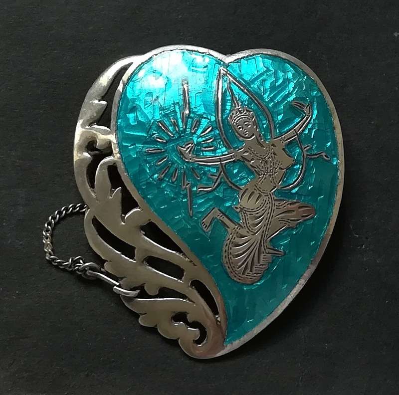 SIAM STERLING SILVER + ENAMEL HEART BROOCH 38X42MM 10 GRAMS