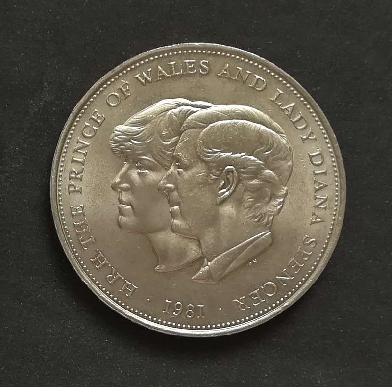 GREAT BRITAIN 1981 CHARLES + DI CROWN *BARCLAYS*