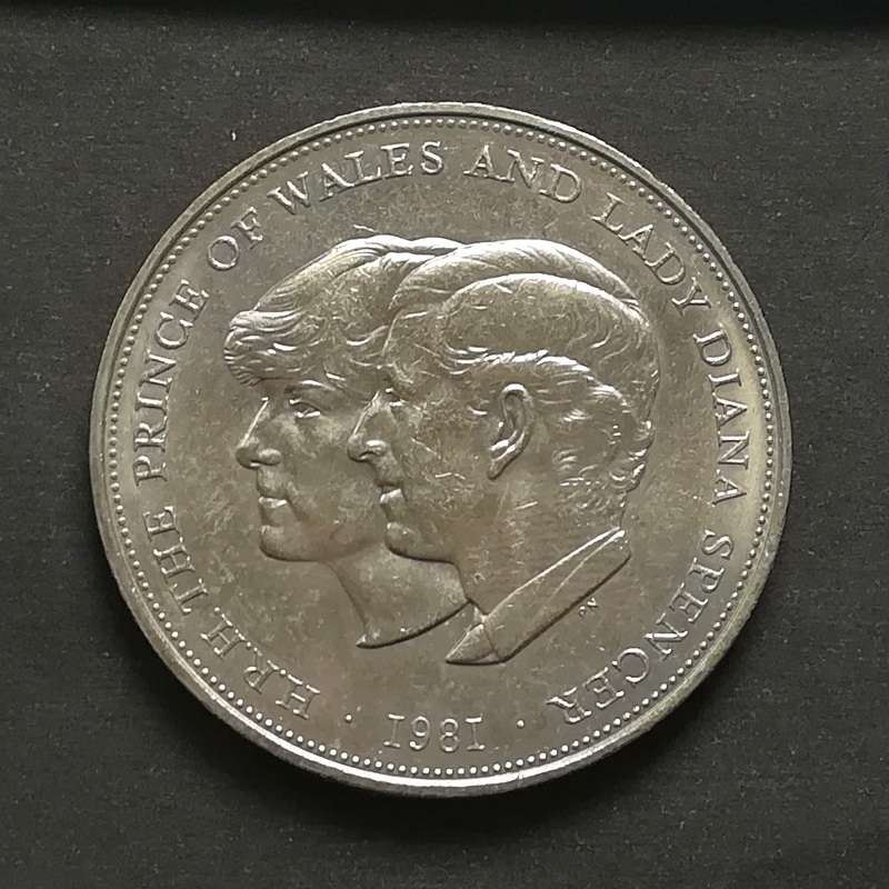 GREAT BRITAIN 1981 *CHARLES AND DI* CROWN