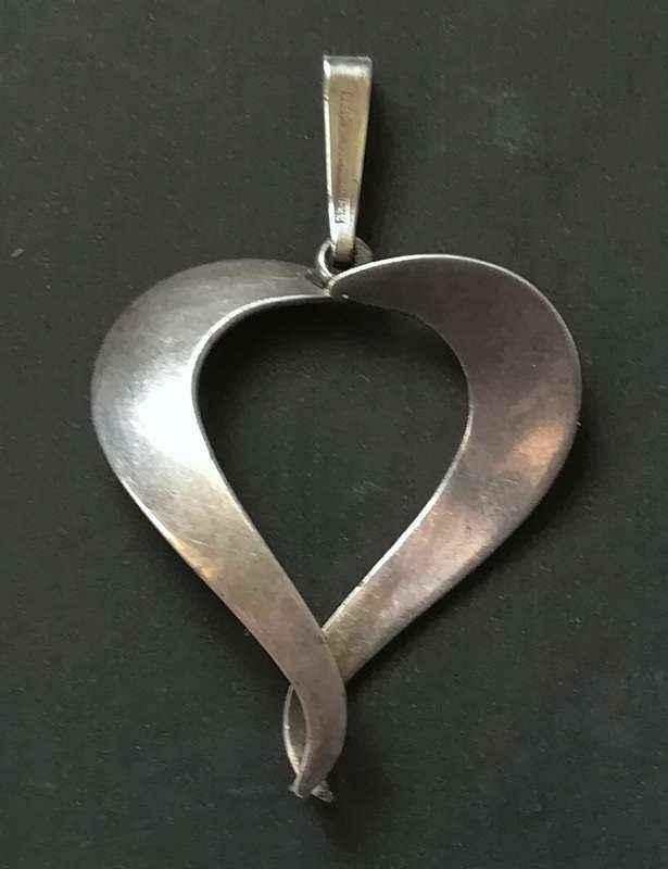 STERLING SILVER *SHARMAINE* HEART PENDANT 33 X 33MM 3.2 GRAMS