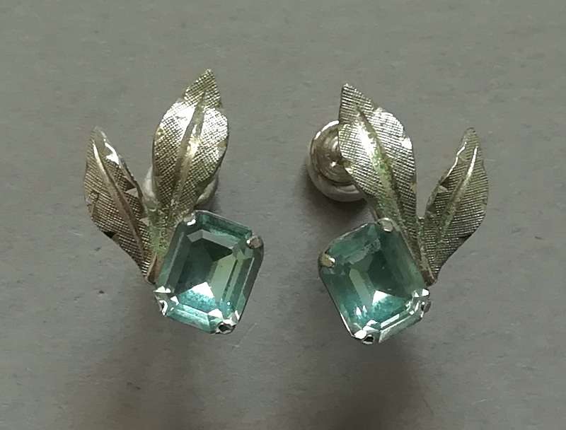 STERLING SILVER AND BLUE GLASS? VAN DELL EARRINGS 10X20MM