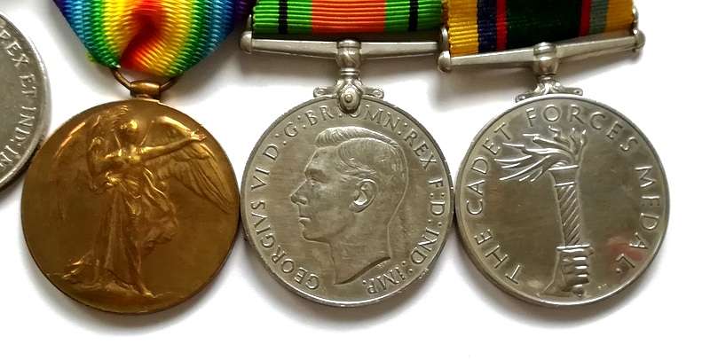 WW1/2 SET 5 MEDALS ROYAL AIR FORCE VOLUNTEER RESERVE TRAINING BRANCH 5886 ACT FLT LT WO TURNER