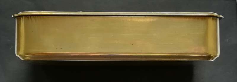1914 QUEEN MARY CHRISTMAS CHOCOLATE TIN