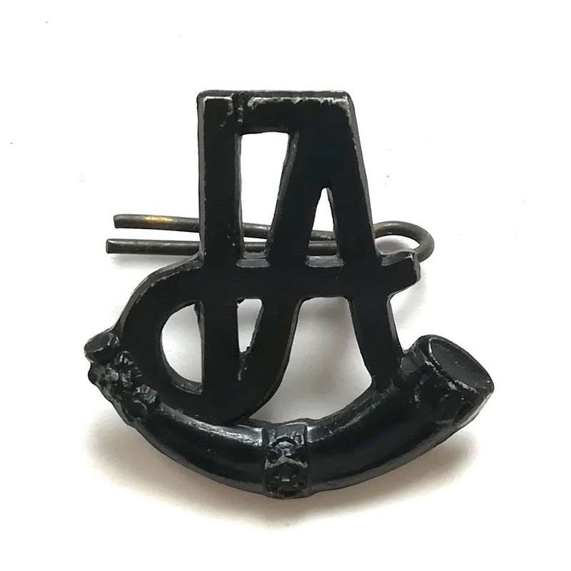 RHODESIAN INTERNAL AFFAIRS INTAF BALCK METAL CAP BADGE