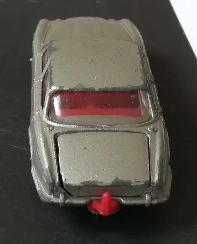 CORGI JUNIORS JAGUAR XJ6 WHIZZWHEELS