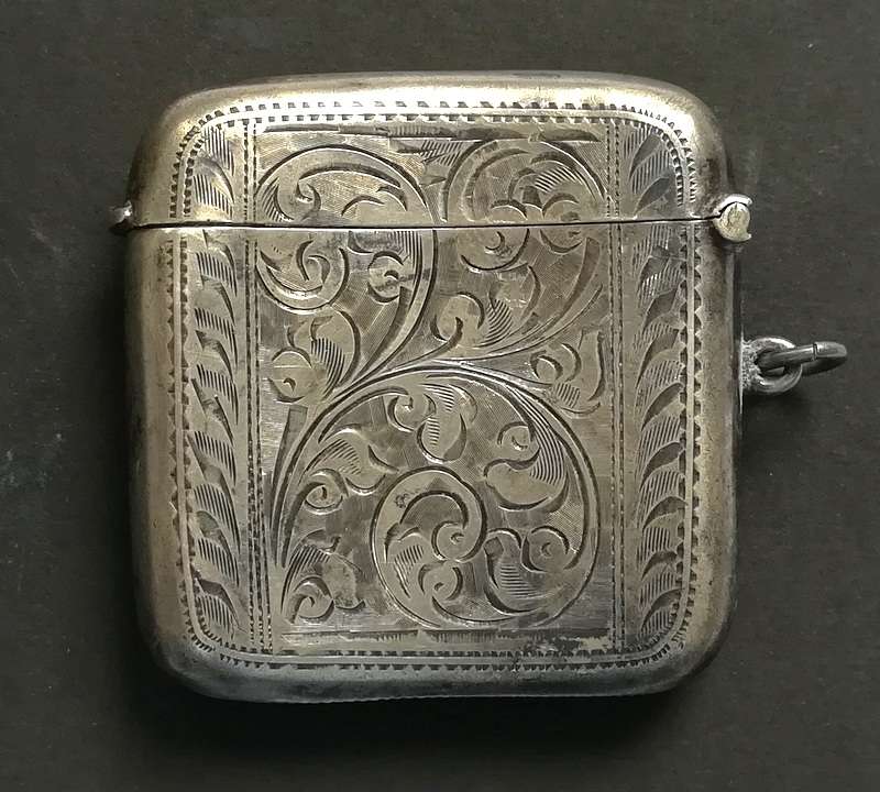 STERLING SILVER  BIRMINGHAM 1907 VESTA CASE  48X48MM 31.4 GRAMS