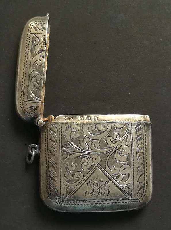 STERLING SILVER  BIRMINGHAM 1907 VESTA CASE  48X48MM 31.4 GRAMS