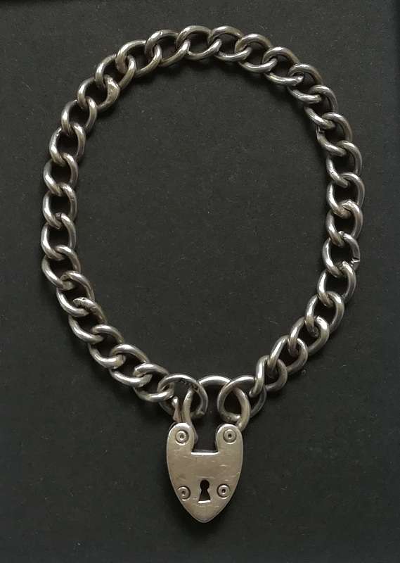 STERLING SILVER CHARM BRACELET HEART LOCK 180MM 16.3 GRAMS