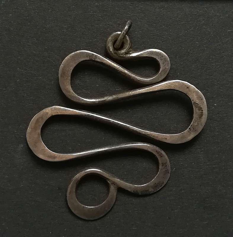 STERLING SILVER PENDANT 32X35MM 3.1 GRAMS