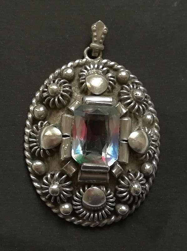 STERLING SILVER AND RHINESTONE PENDANT 17.8 GRAMS 32X44MM
