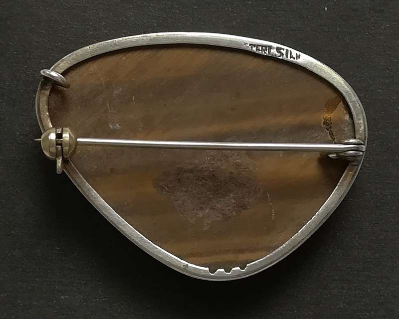 STERLING SILVER  AND TIGERS EYE BROOCH 30X45MM