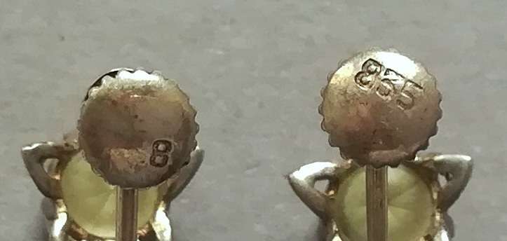 STERLING SILVER  AND GREEN GLASS EARRINGS 8X12MM