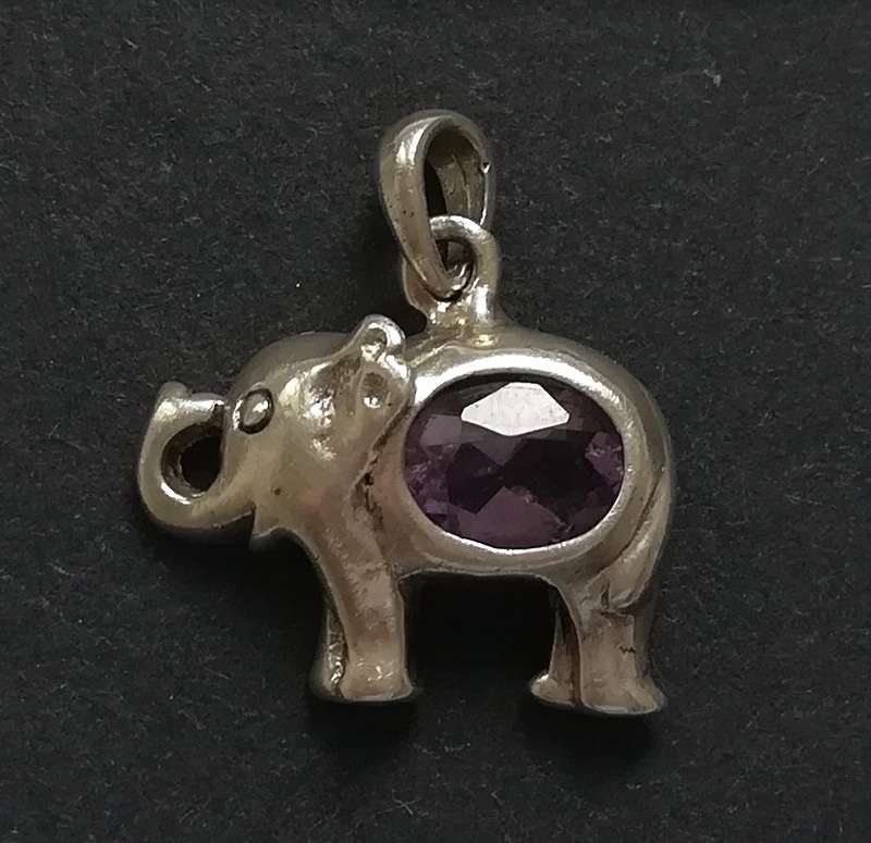STERLING SILVER AND PURPLE GLASS *ELEPHANT* PENDANT 12X15MM