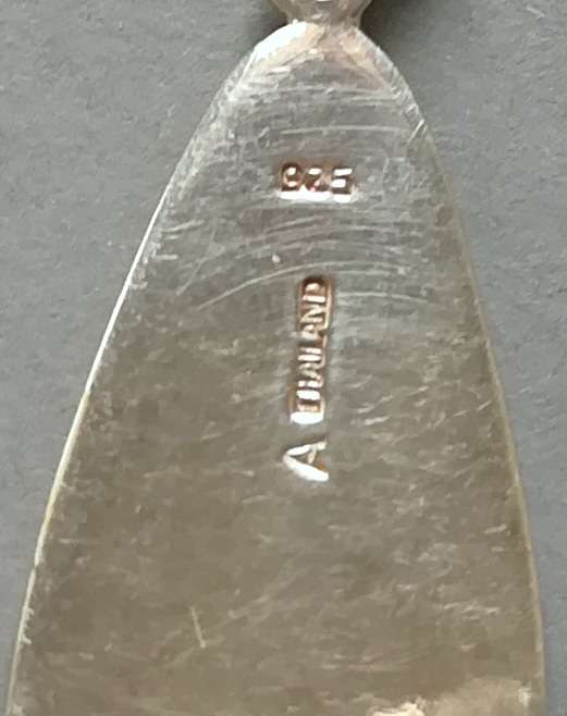 STERLING SILVER BLACK AND WHITE PENDANT 18X35MM 7.9 GRAMS