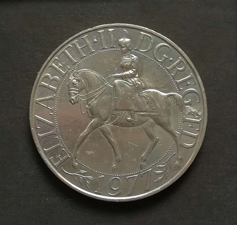 GREAT BRITAIN 1977 CROWN