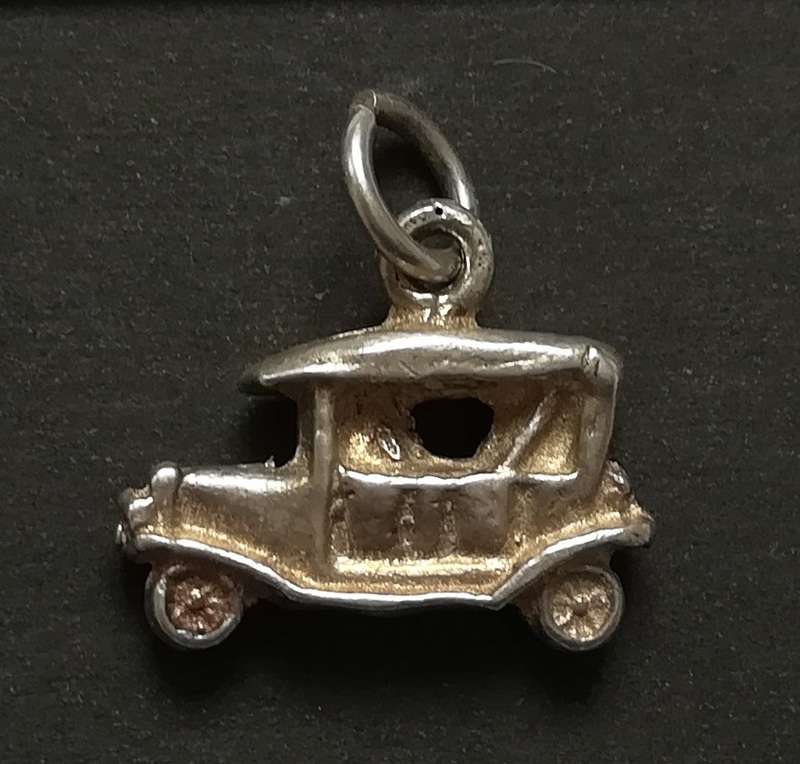 STERLING SILVER CHARM - CAR 12X 17MM 3.4 GRAMS