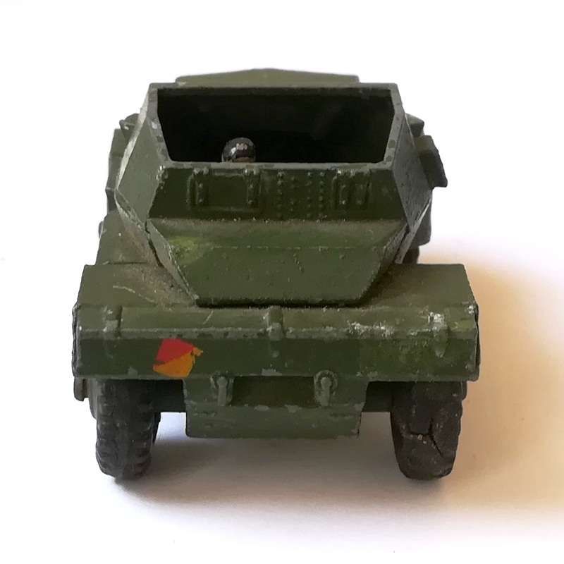 DINKY TOYS SCOUT CAR NO.673